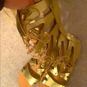 good gladiator sandals! nwot